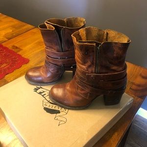 Size 8 Freebird by Steven booties